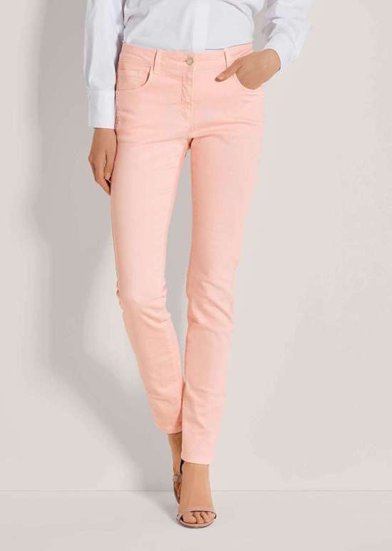 Тонкая «пятикарманная» модель со стразами.