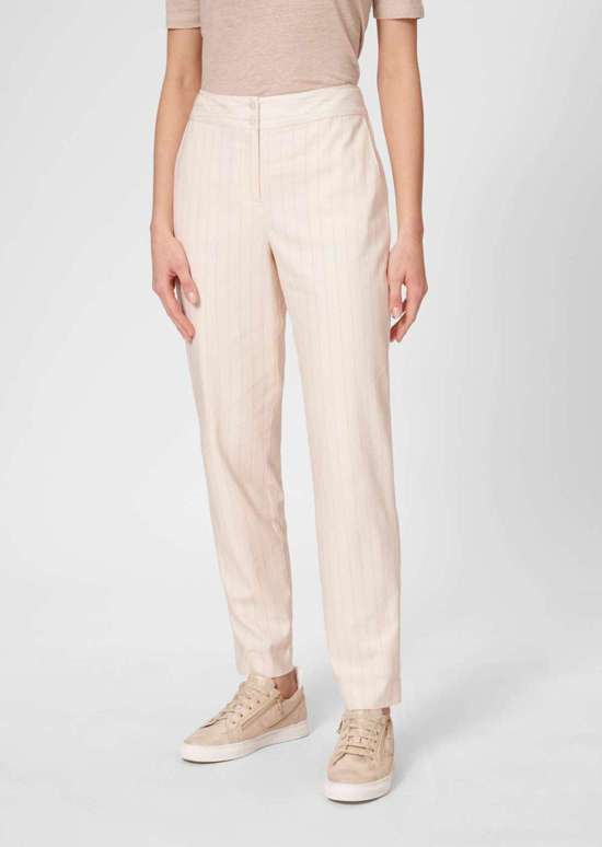 Брюки в тонкую полоску с льном