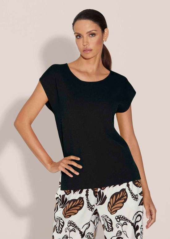 Свитер без рукавов