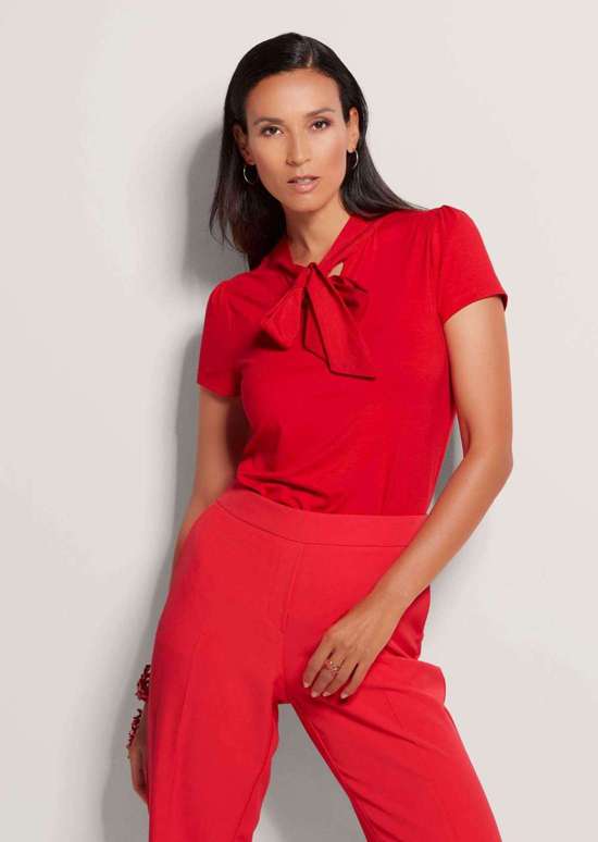 Элегантная рубашка с галстуком