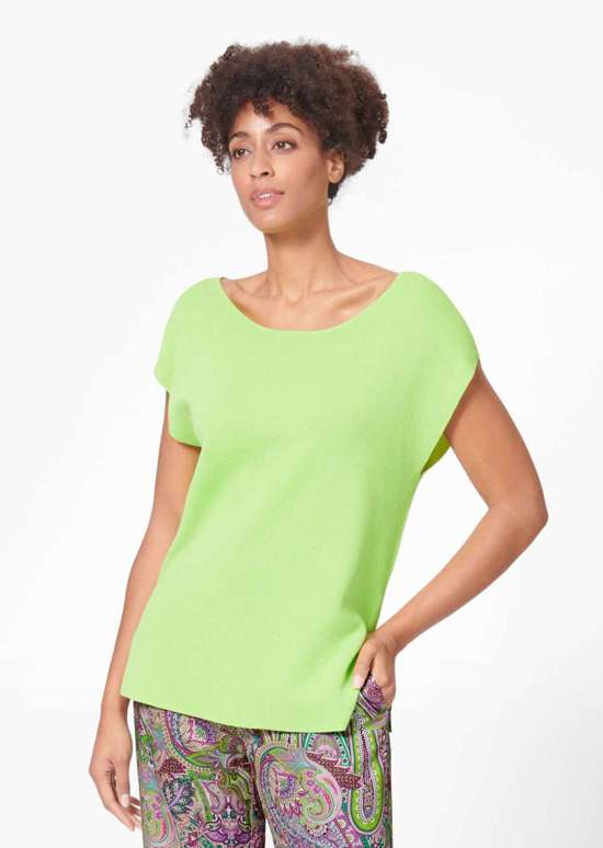 Свитер без рукавов