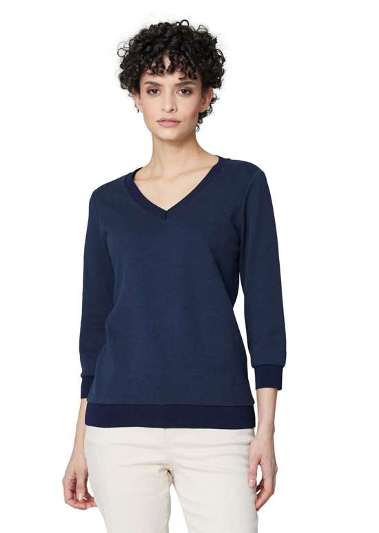 Толстовка с рукавами длиной 3/4.