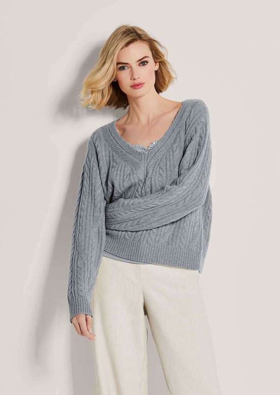 Кашемировый свитер с V-образным вырезом