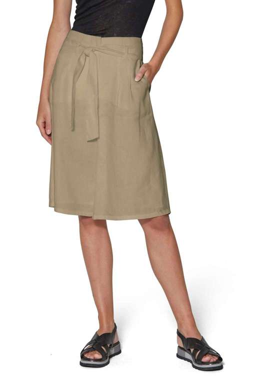 Льняные шорты-бермуды с завышенной талией