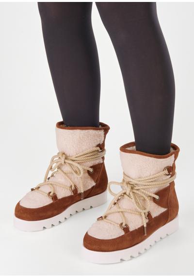 Ботинки на платформе со шнуровкой
