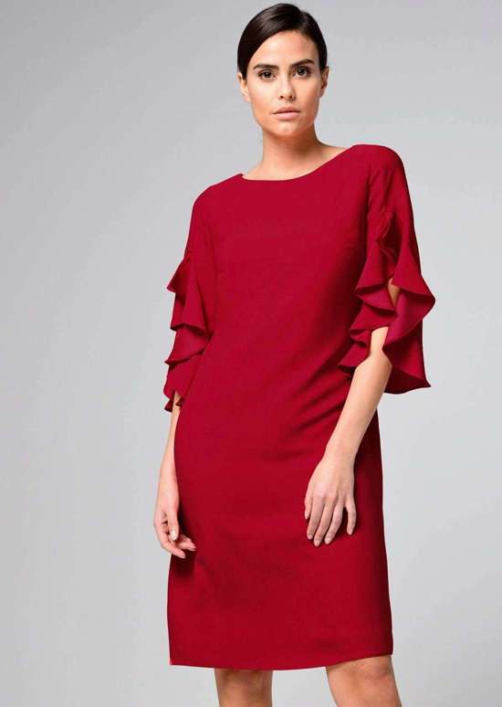 Платье с воланами на рукавах