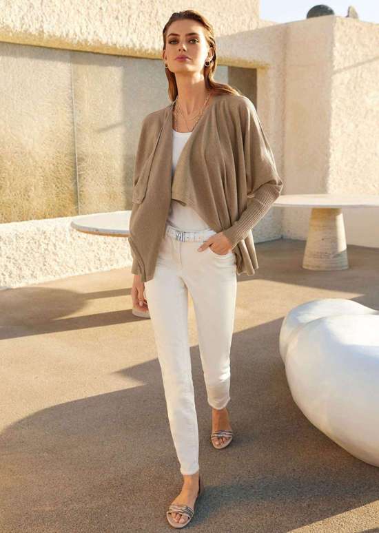 Трикотажная куртка и свитер два в одном.