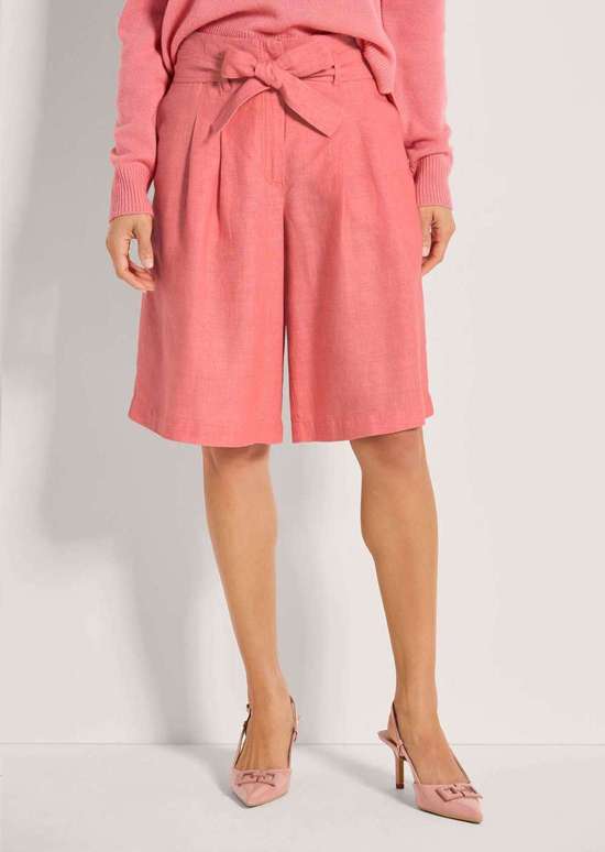 Льняные шорты-бермуды с завышенной талией