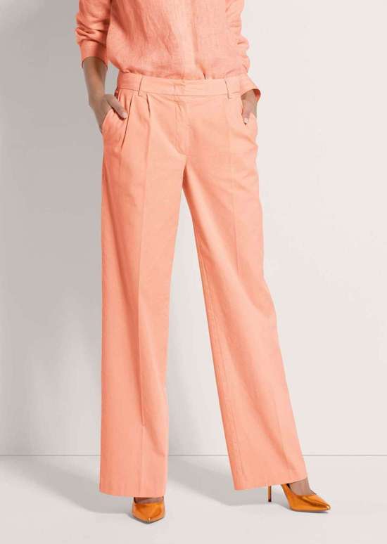 Широкие брюки со складками