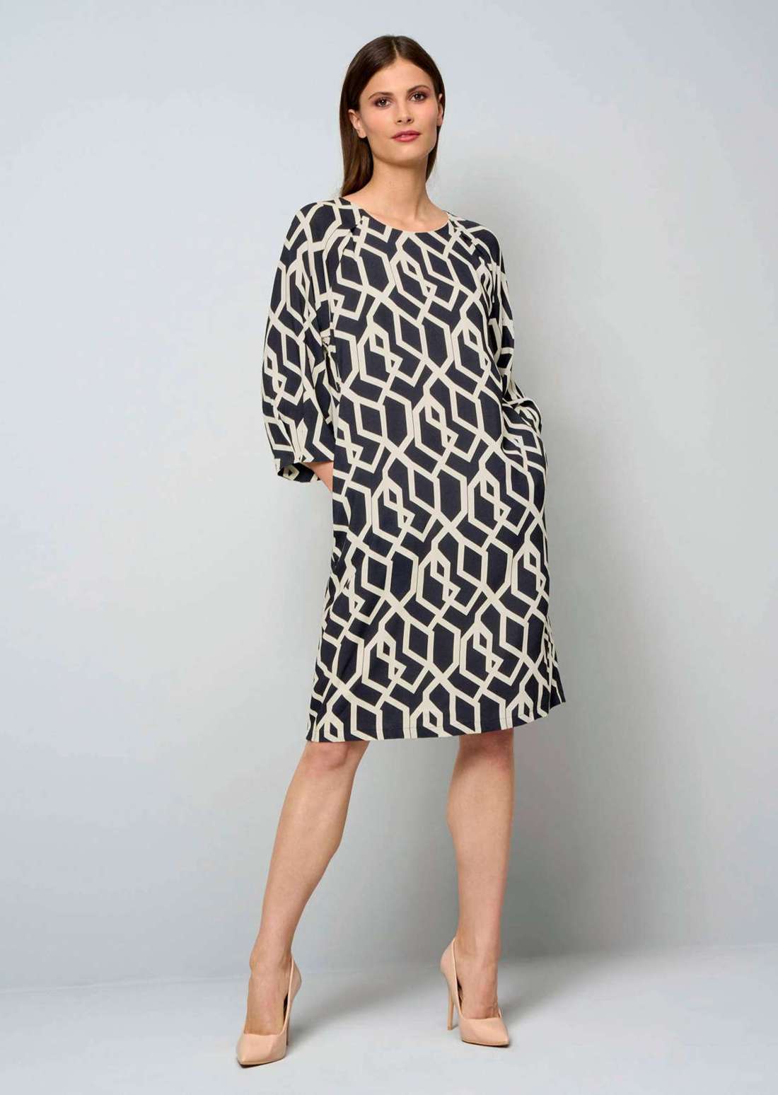 Платье в графическом дизайне
