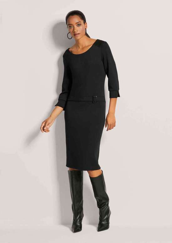 Платье с рукавами 3/4