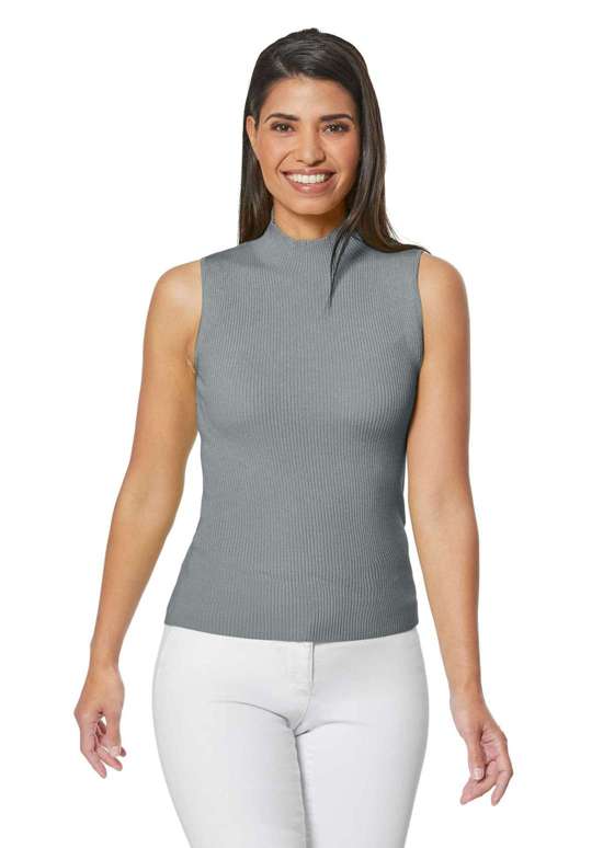 Свитер без рукавов рельефной вязки с воротником стойкой.