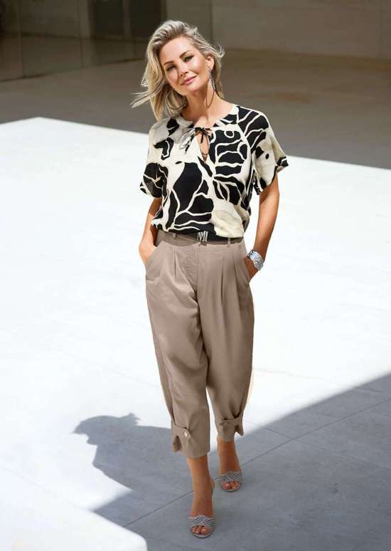 Блузка с короткими рукавами и принтом