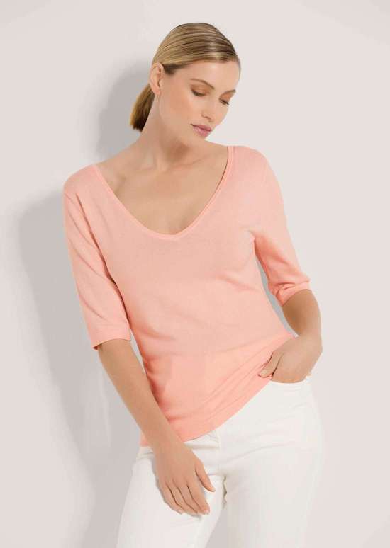 Свитер с полурукавами и V-образным вырезом