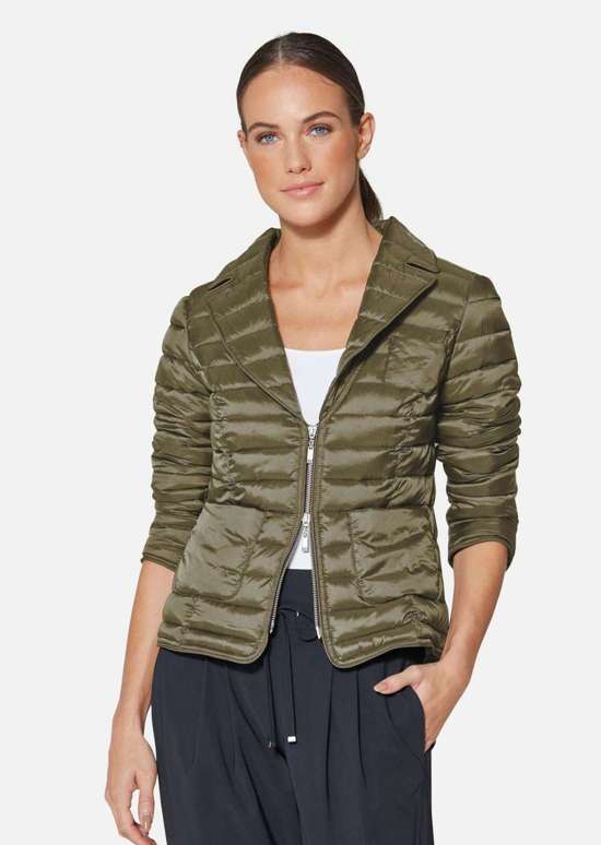 Стеганая куртка с легким утеплителем