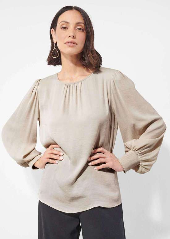 Атласная блузка