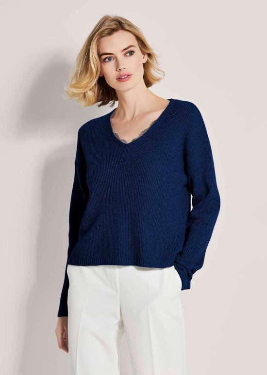 Кашемировый свитер с V-образным вырезом