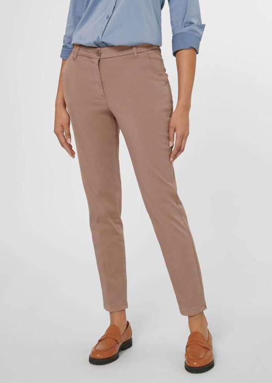 Узкие брюки-чиносы с зажатыми складками
