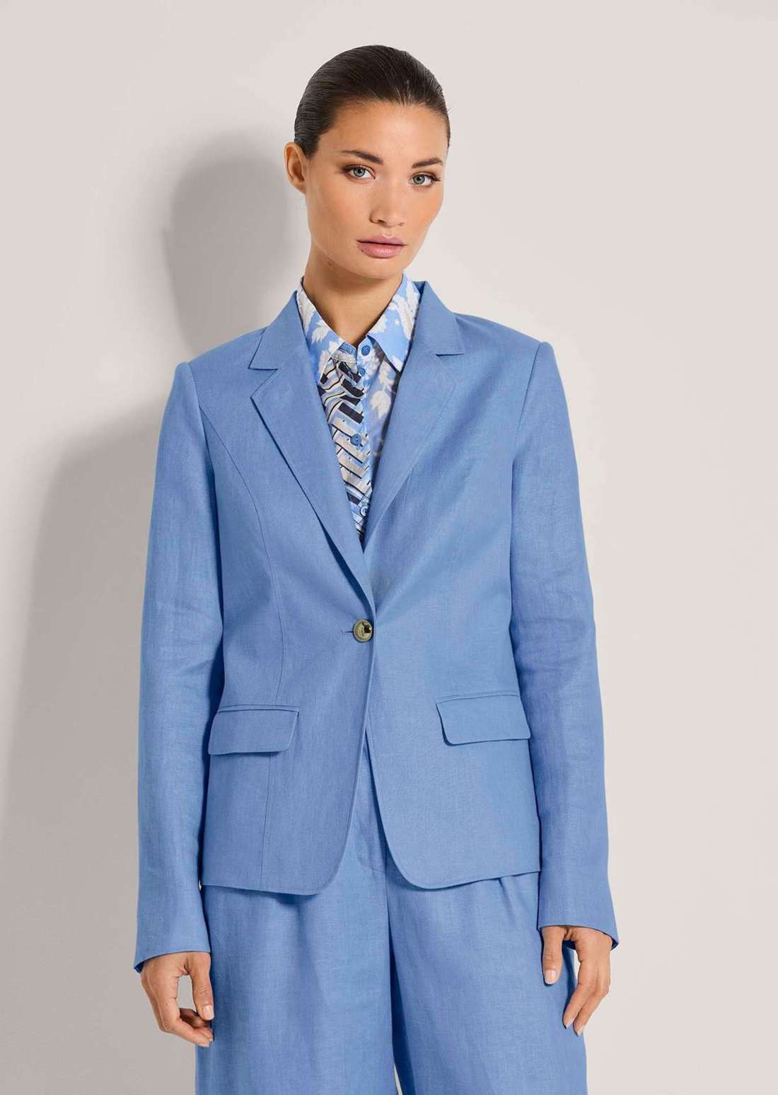 Льняной пиджак