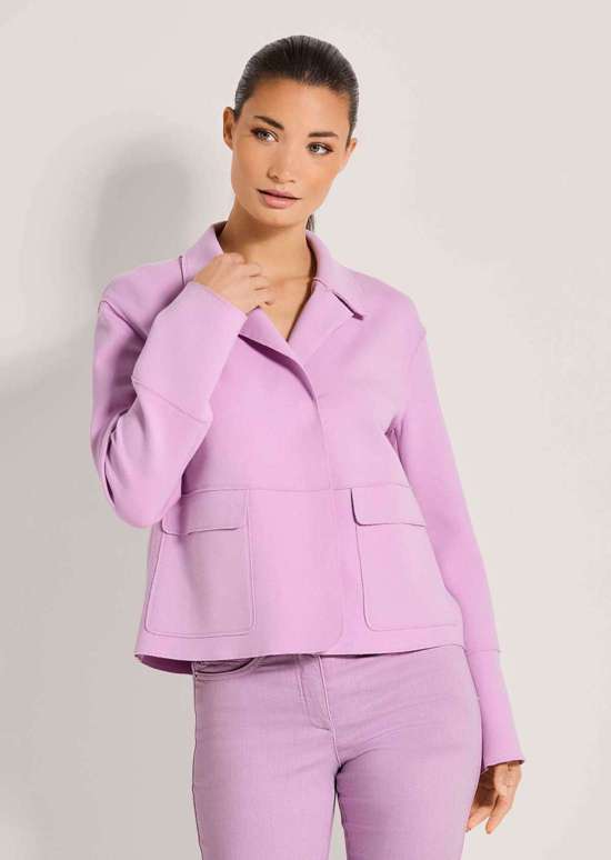 Короткий пиджак свободного кроя