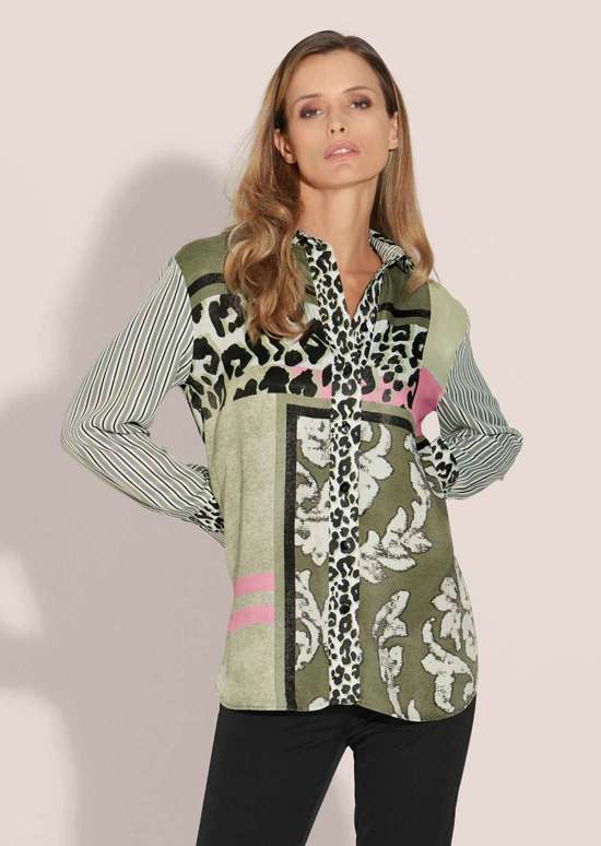 Длинная блузка с уникальным принтом в виде нашивки