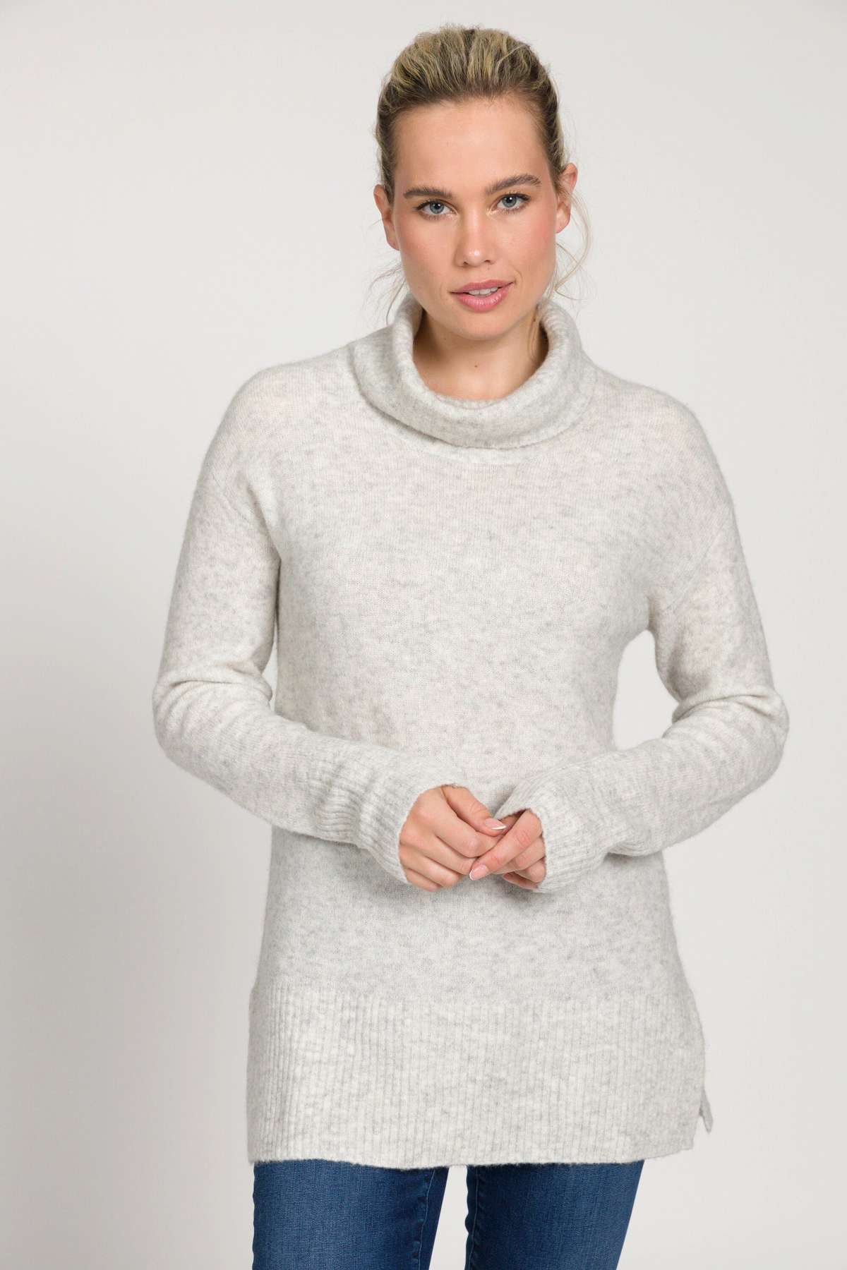 Длинный пуловер, свитер, объемная водолазка с длинными рукавами