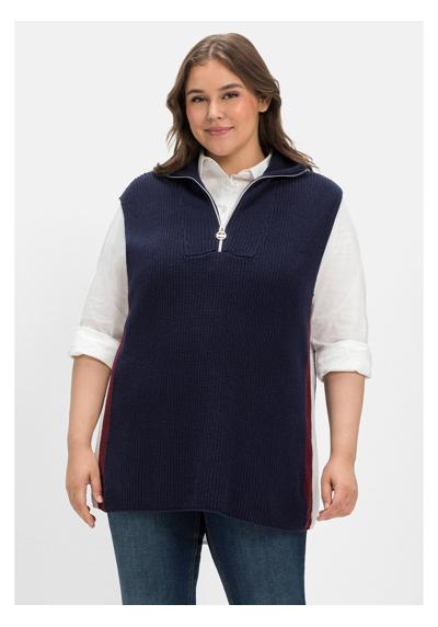 Жилет-свитер большого размера с тройным воротником и молнией.