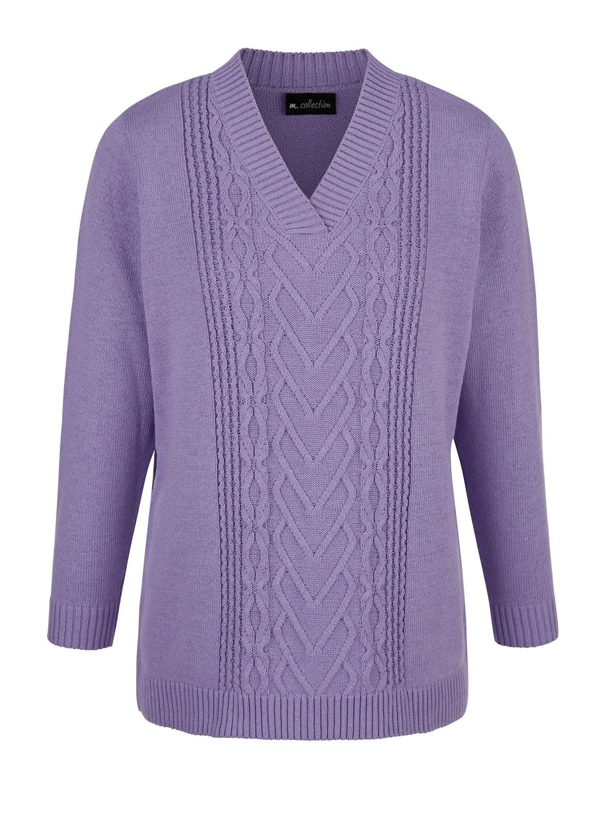 Вязаный пуловер Пуловер с красивым вязаным узором спереди.