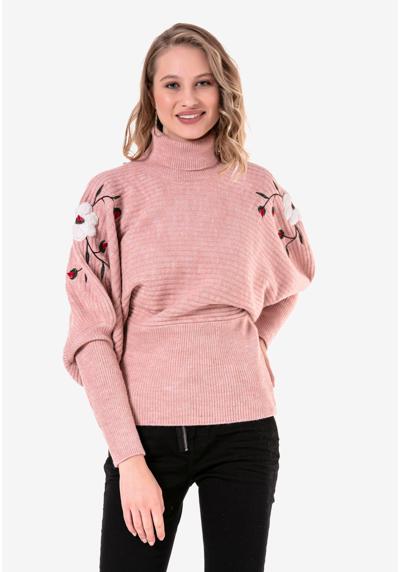 Вязаный свитер с цветочной вышивкой