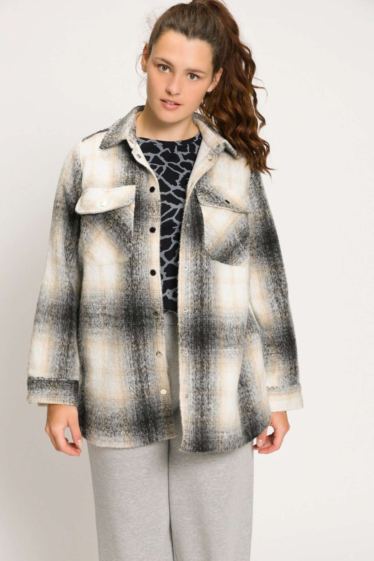 Пиджак, пиджак, куртка-рубашка, широкий фасон, рубашка с воротником в клетку, длинный рукав