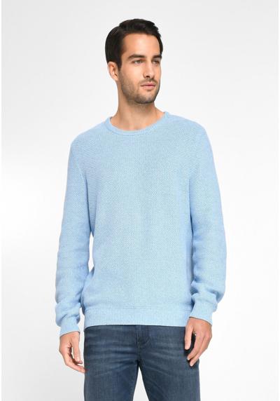 Вязаный хлопковый свитер классического дизайна.