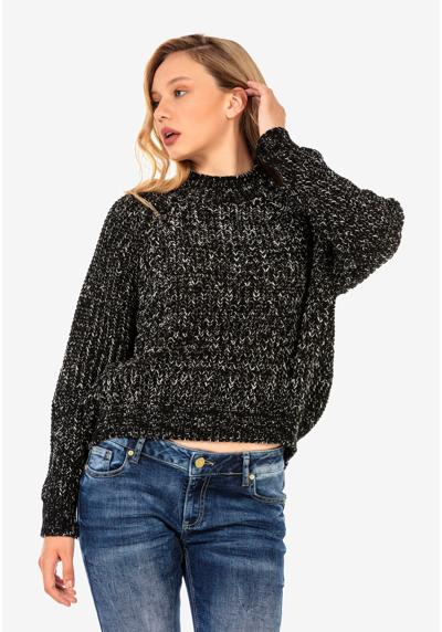 Вязаный свитер в пестрый дизайн