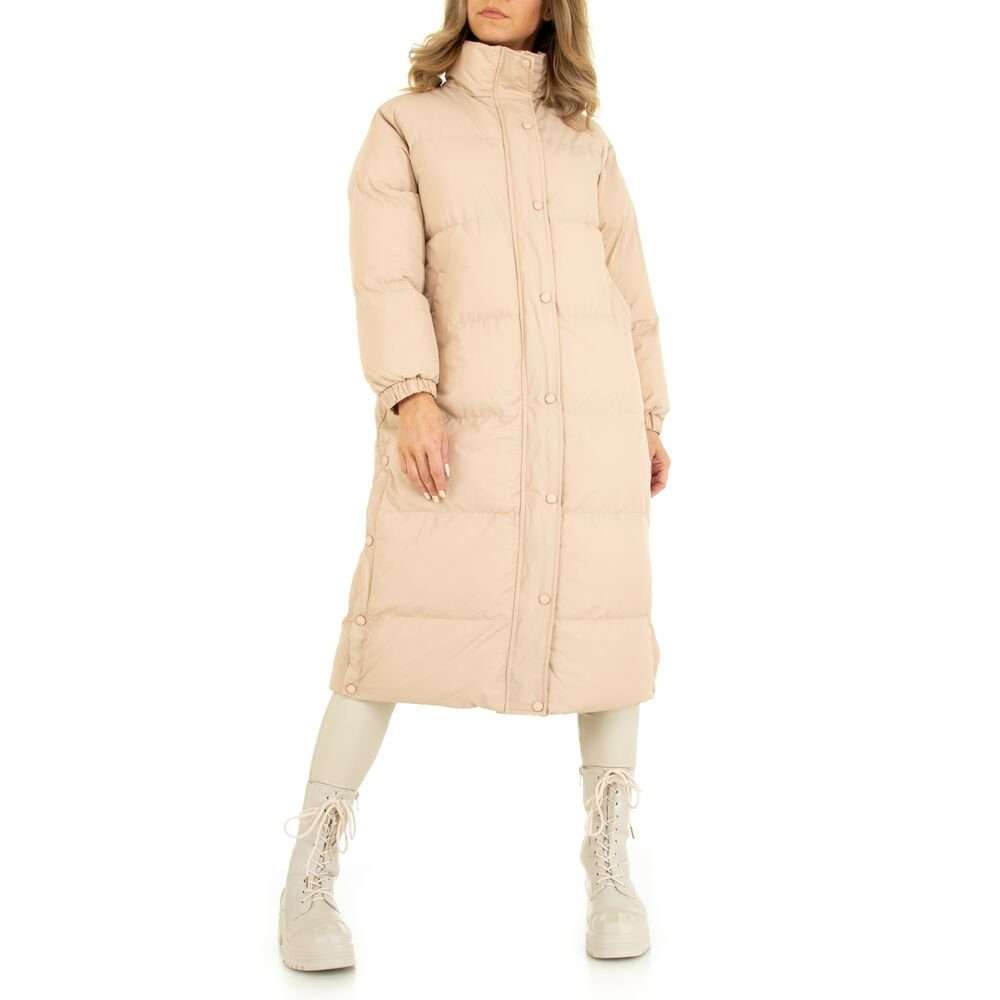 Зимнее пальто женское на подкладке для отдыха бежевого цвета