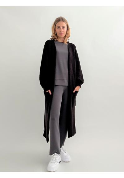 Вязаное пальто в стиле букле из шерсти мериноса на стрейч.