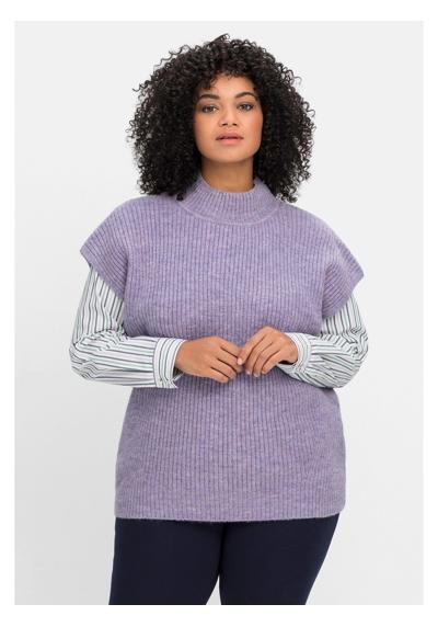 Жилет-свитер большого размера с воротником-стойкой.