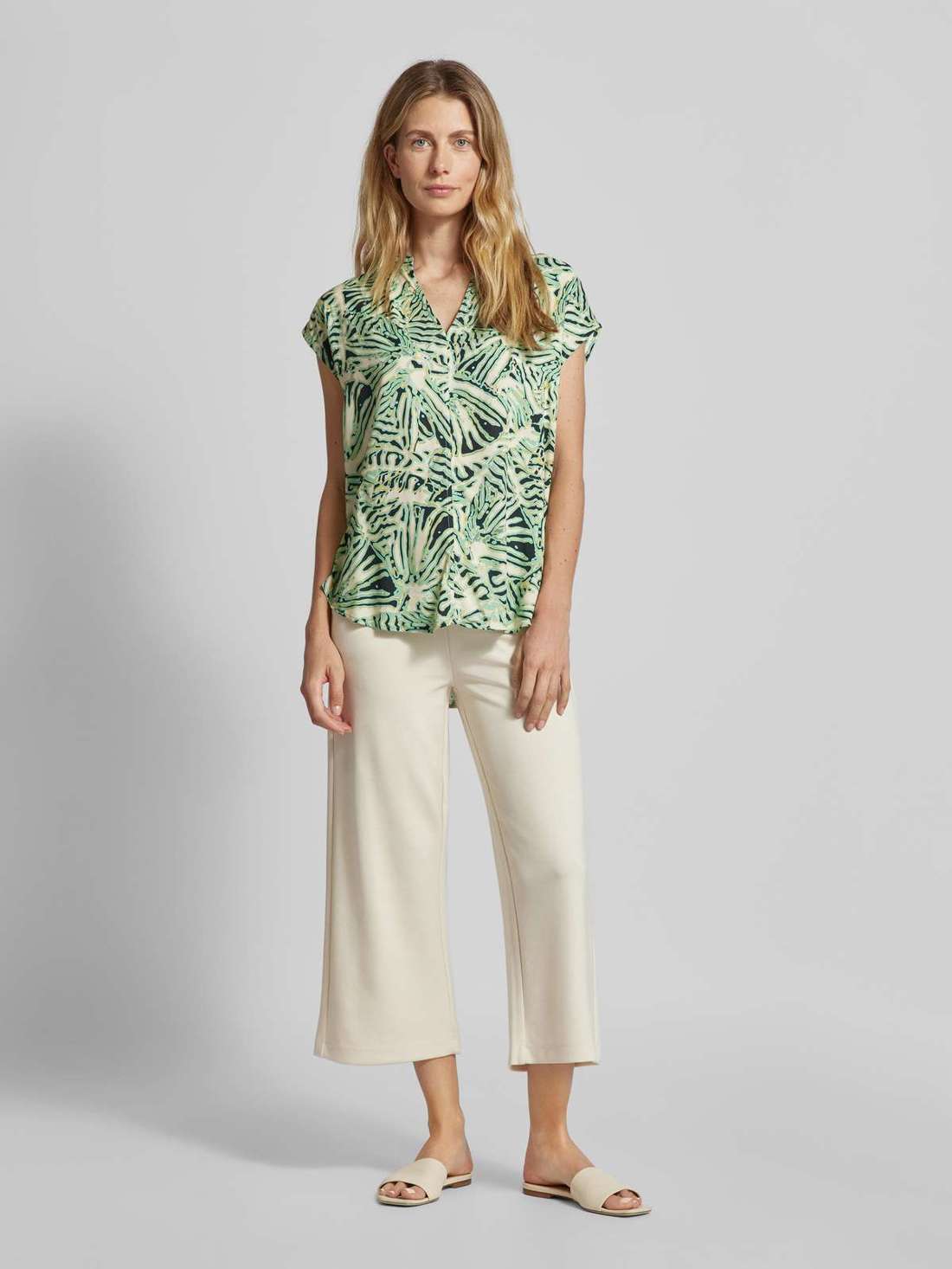 блузка с V-образным вырезом Ena