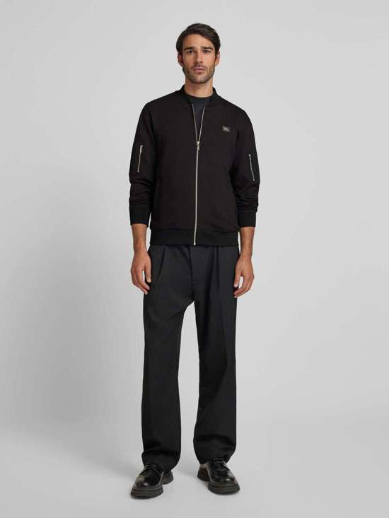 Толстовка с воротником стойкой