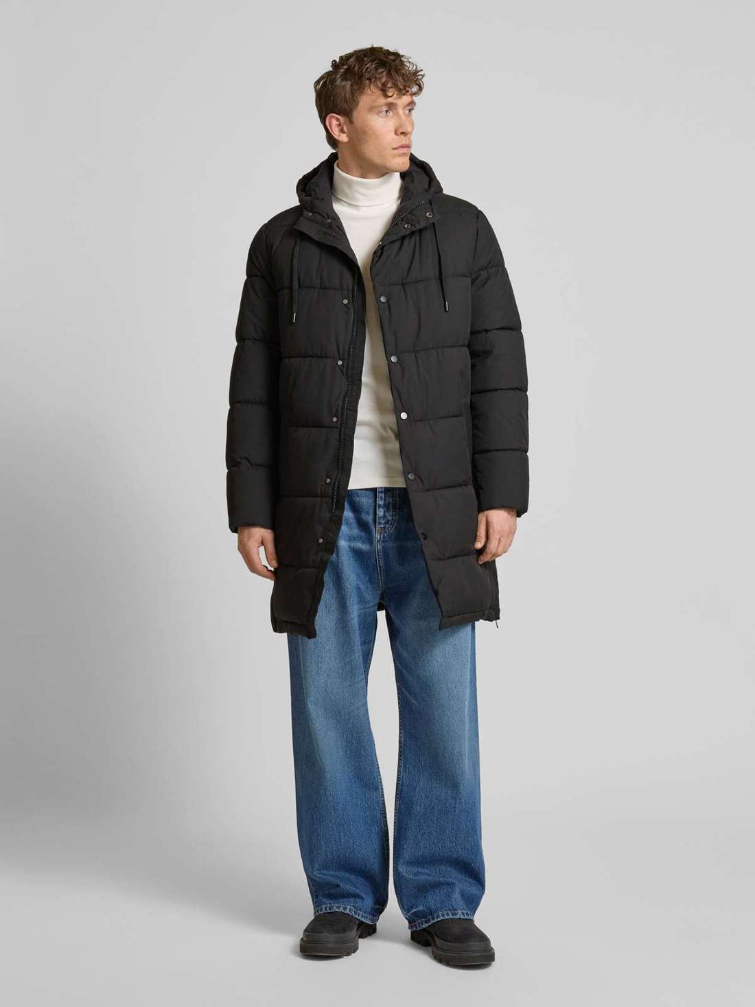 Стеганое пальто прямого кроя с капюшоном