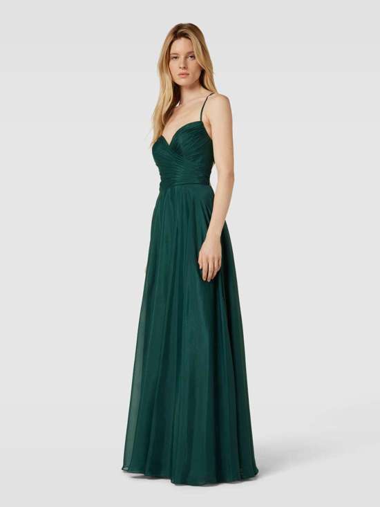 Вечернее платье на тонких бретельках