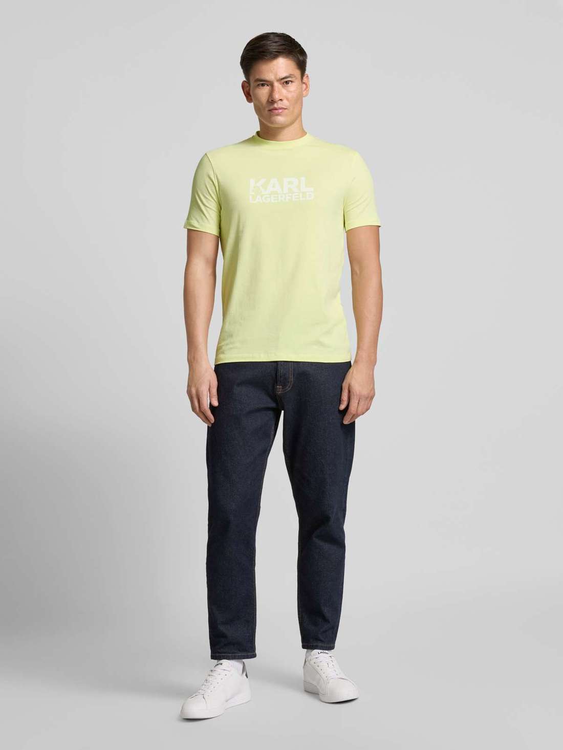 Футболка с принтом этикетки