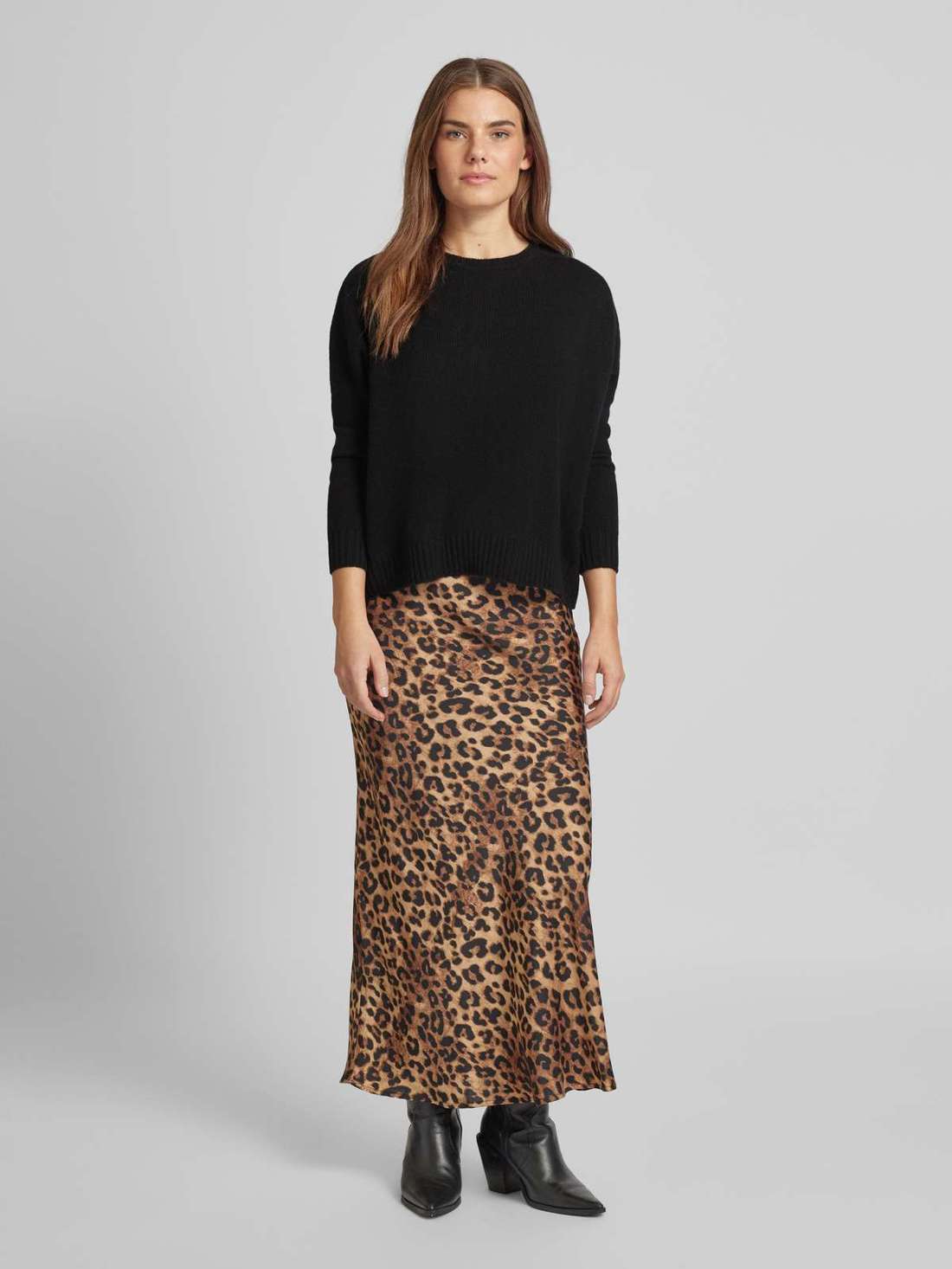 Вязаный свитер с пришивкой этикеток AMELIE