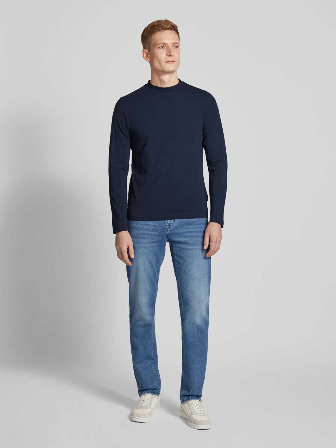 Рубашка с длинными рукавами и круглым вырезом в рубчик