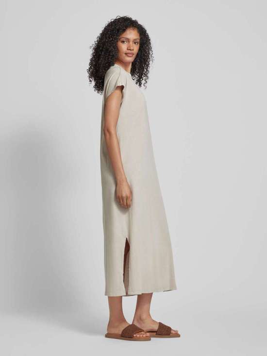 Платье-футболка с короткими рукавами