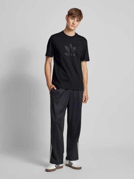 Футболка с принтом этикетки