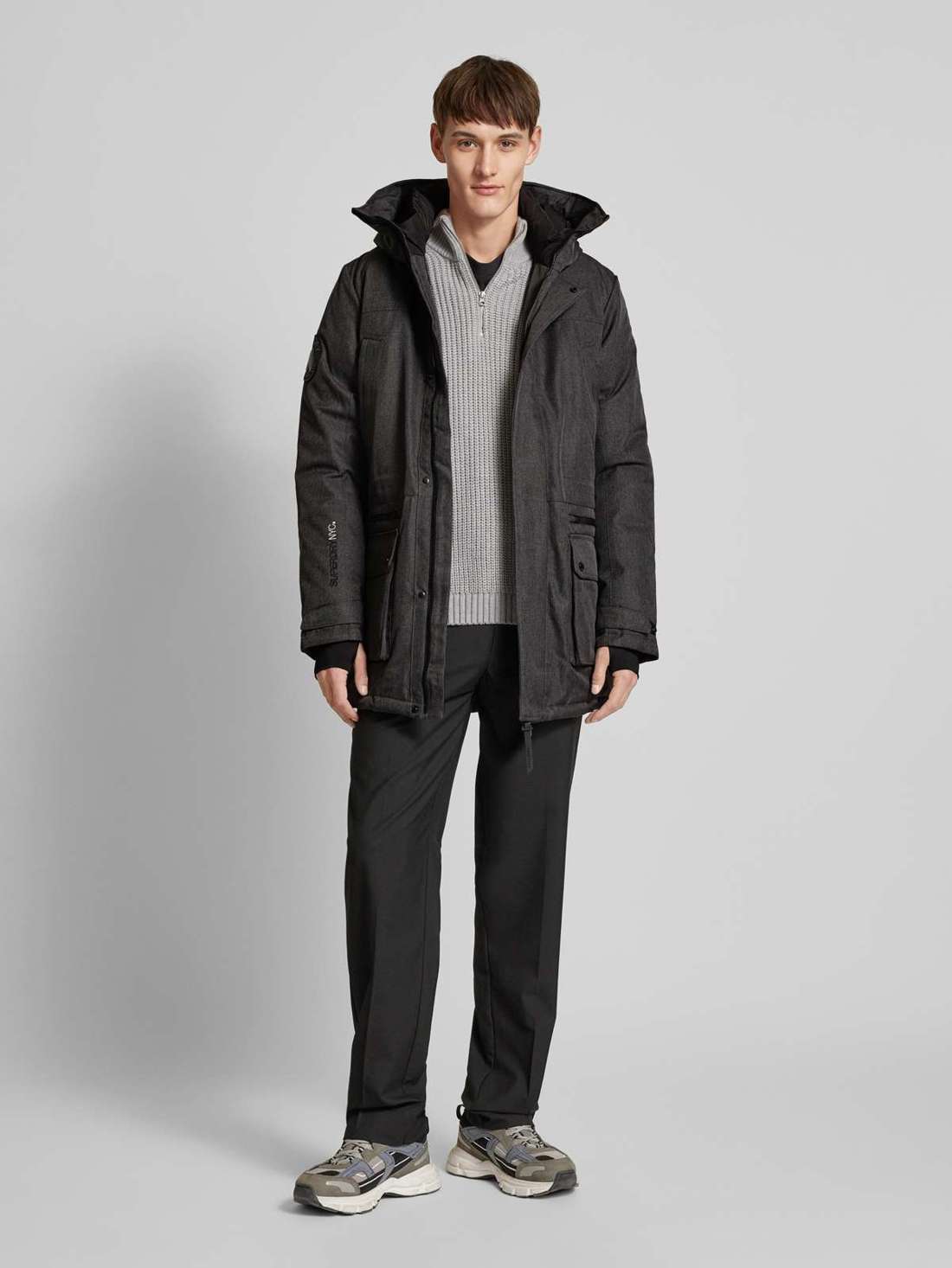 Парка с пришитыми лейблами City Tweed