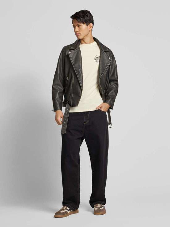 Футболка с принтом этикетки