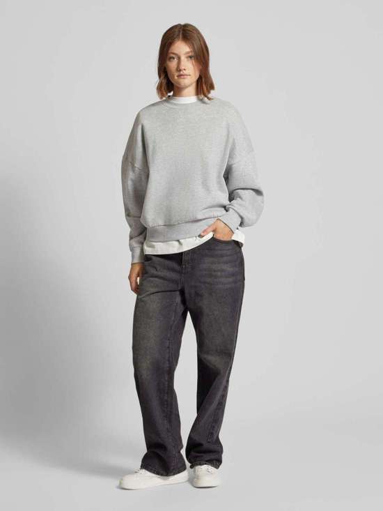 Толстовка оверсайз с круглым вырезом