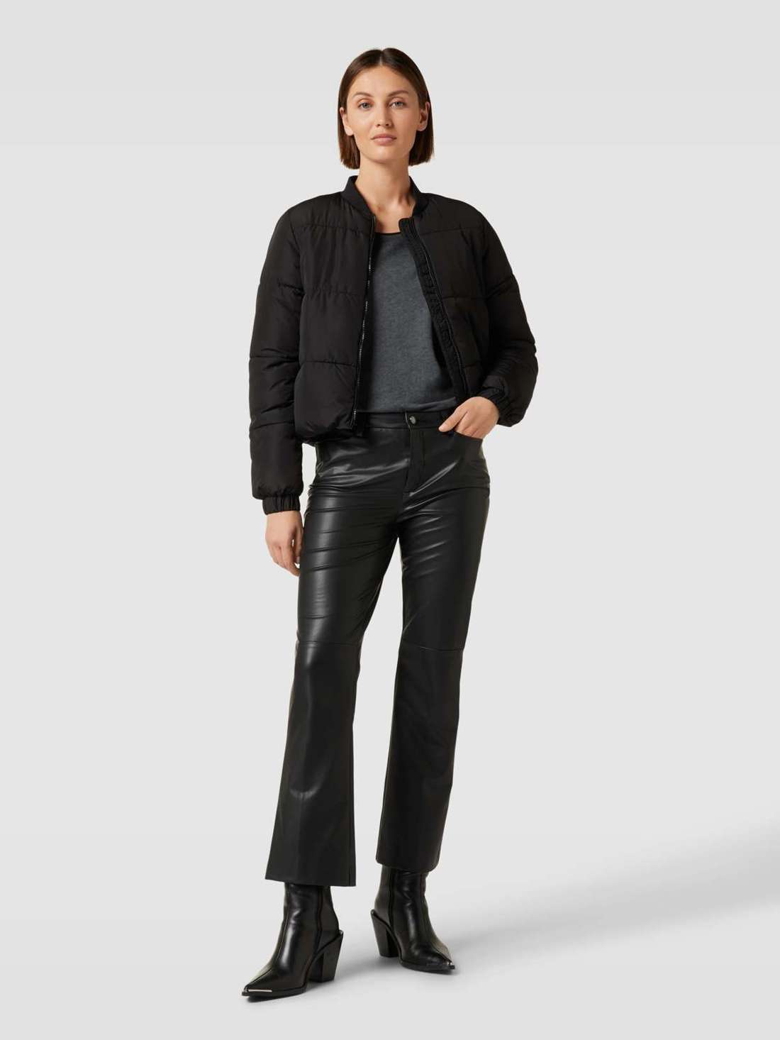 Лонгслив с этикеткой