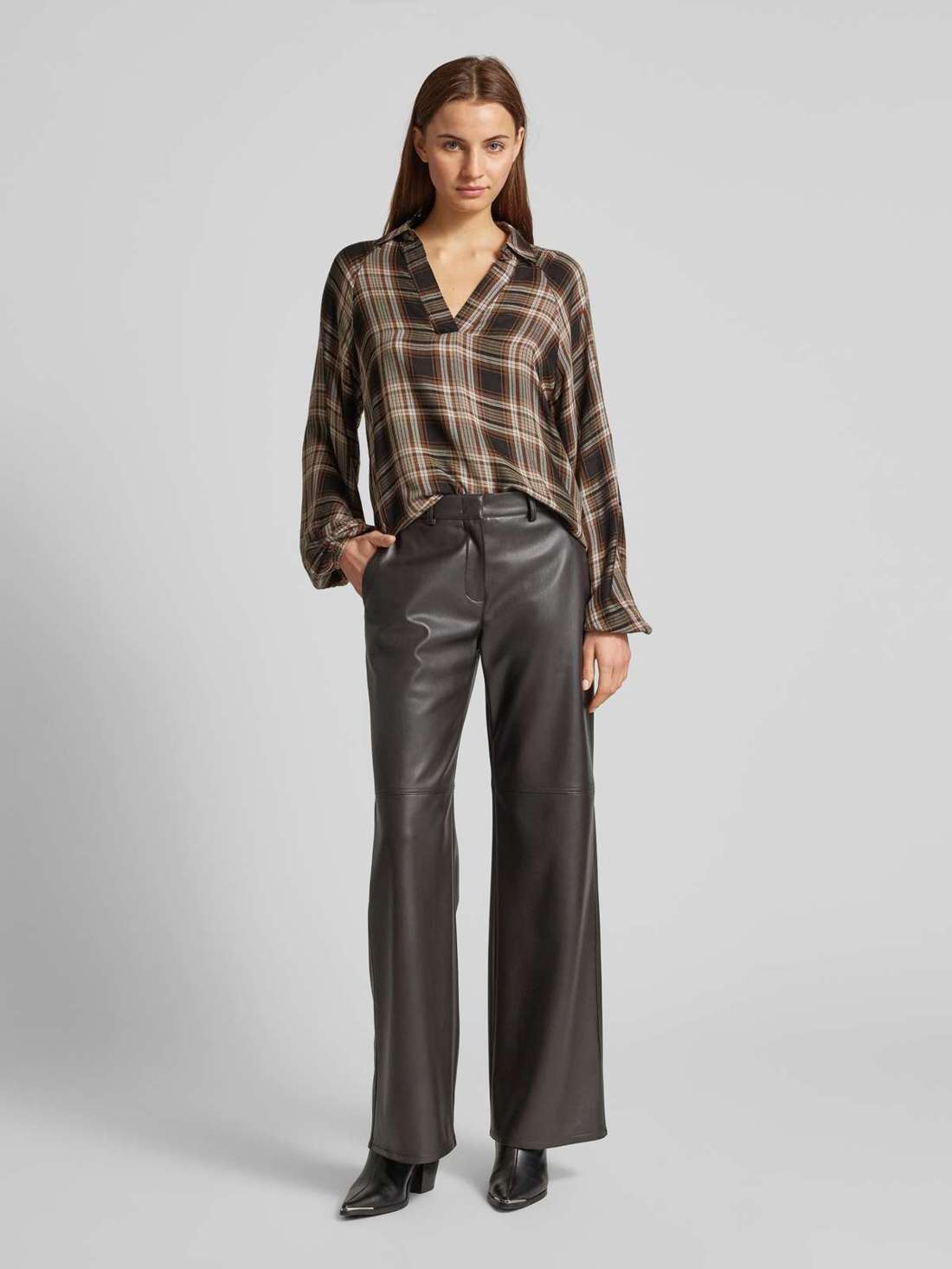 Блузка стандартного кроя с V-образным вырезом Inga