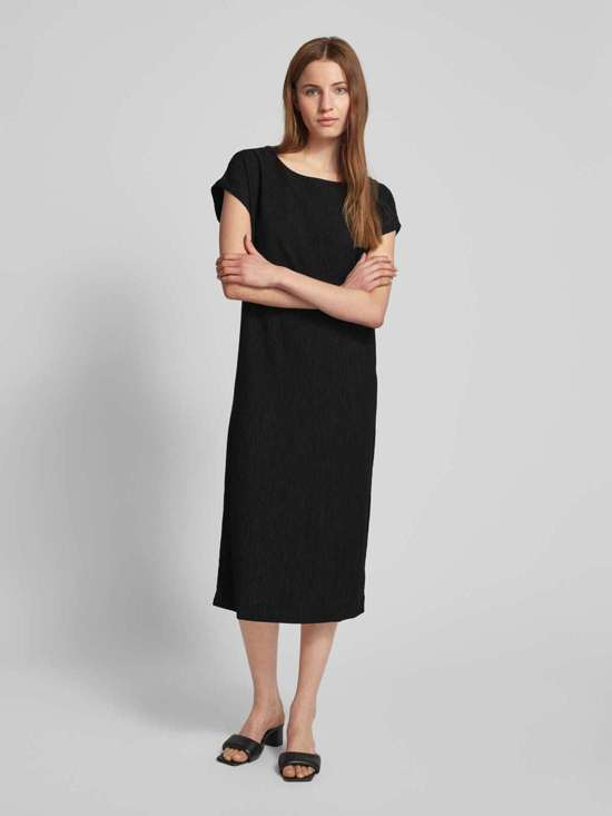 Платье миди с круглым вырезом